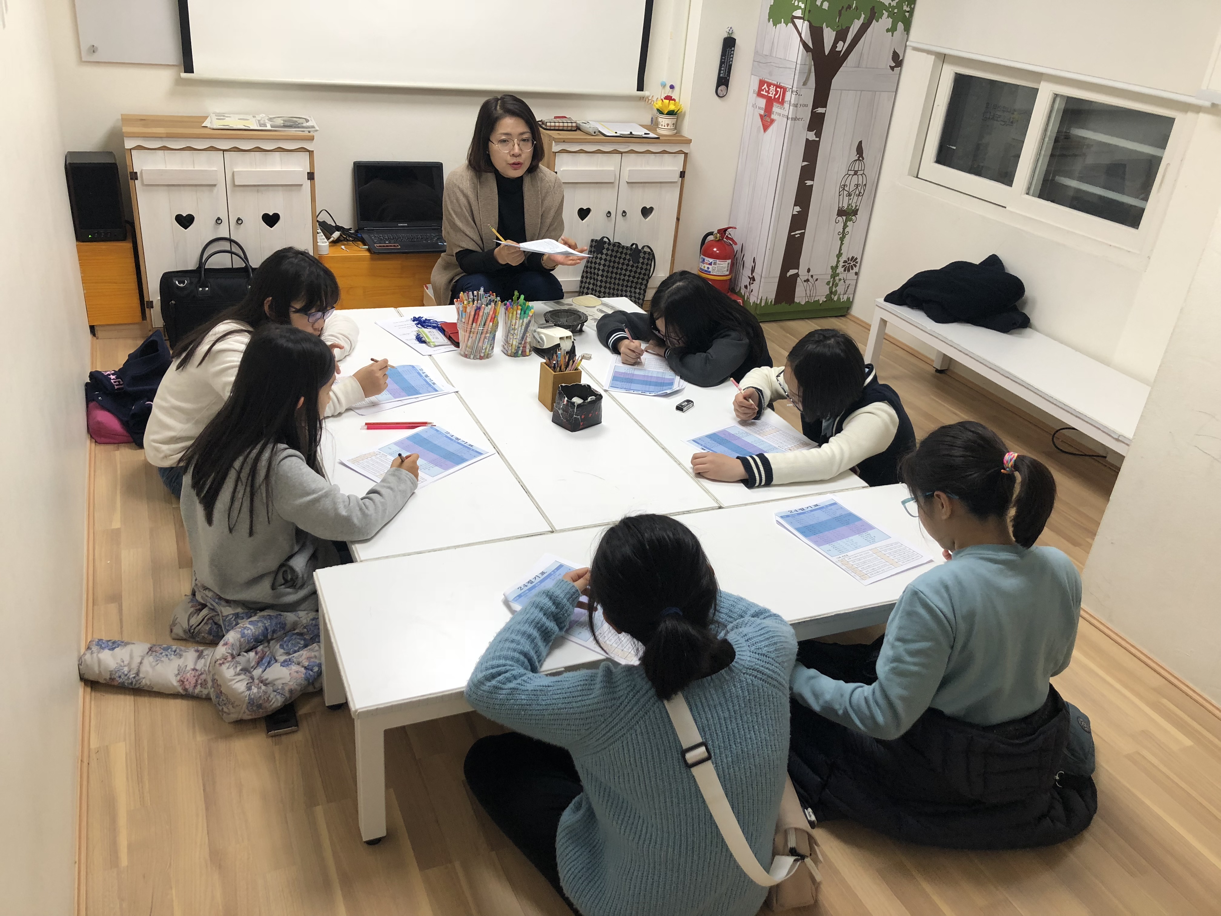소나무언덕1호작은도서관_역사야 놀자(1).jpg