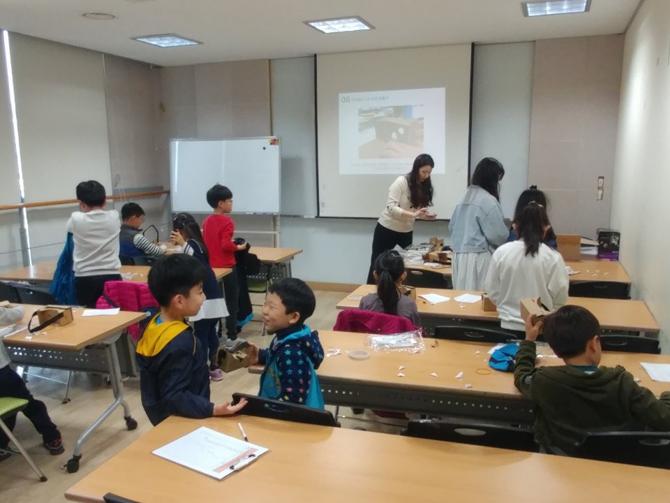 도서관에서 만나는 IT (1).jpg