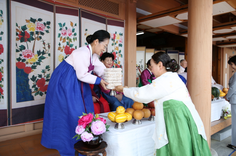 헌과